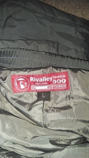 columbiaフードつきコート（M)　revalleyズボン（L）セットでこの値段？？？