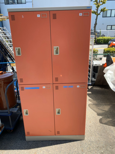 大型　4人用ロッカー　鍵付　900×515×1800 中古