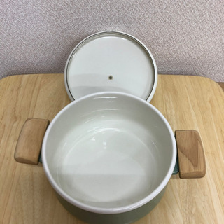 無料！！中古品☆IKEAイケア☆ホーロー両手鍋☆白×ミントグリーン☆取っ手焦げてます😅の画像
