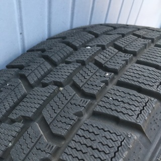取引中　セレナで使用した。スタッドレスタイヤ 1台分の画像
