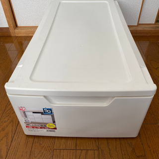 【お譲りします】アイリスオーヤマ　押入れ収納　衣装ケース