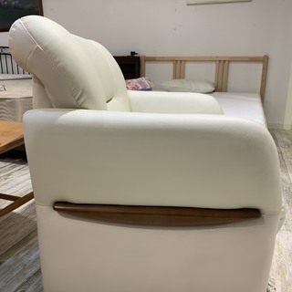 中古品　１Pソファ　白の画像
