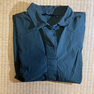 UNIQLOワイドシャツの画像