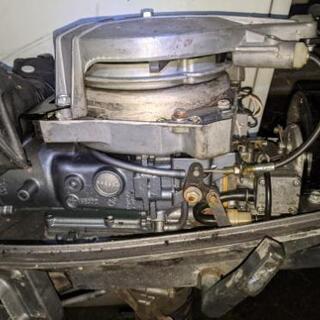 ヤマハ　フィッシングボートモーターボートエンジンの画像