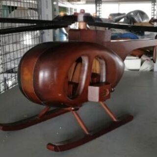 値下げします。木製ヘリコプターの置物　売りますの画像