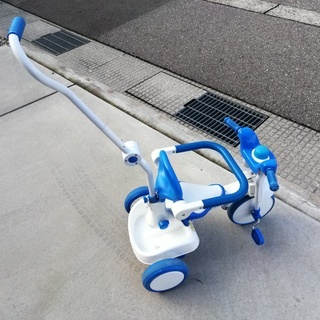 三輪車の画像