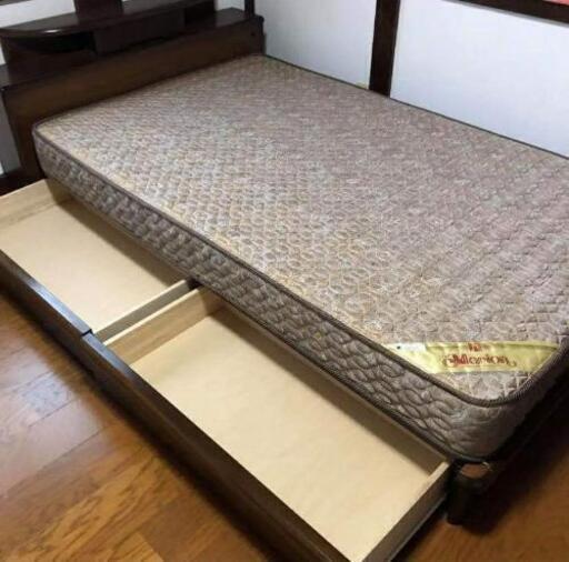 セミダブルベッド