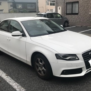 AUDI A4 TFSI 人気のターボ・白　車検残1年以上の画像