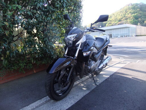 スズキ　GSR250　実働中古車　オイル交換後渡し　バッテリーフル充電済み　書類有