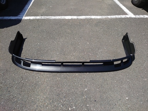 ハイエース1型フロントハーフスポイラー中古品です。