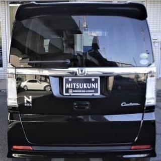 不動の人気車種！NBOXカスタム！クールな内装ですね・・・誰でもローン組めます！の画像