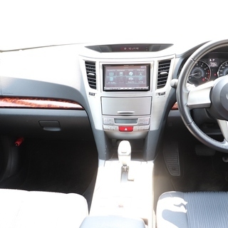 レガシィB4　BM型　2.5i Lパッケージ　地デジ付きナビ　プッシュスタート　４WD　スバリストの方に是非♪の画像