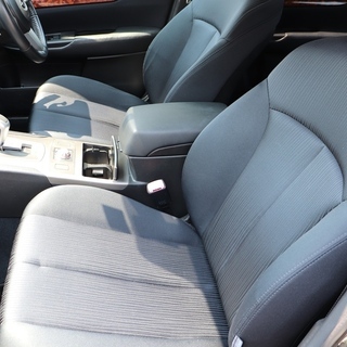 レガシィB4　BM型　2.5i Lパッケージ　地デジ付きナビ　プッシュスタート　４WD　スバリストの方に是非♪の画像