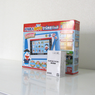 新品 バンダイ ドラえもん カメラでひらめきパッド [対象年齢：...