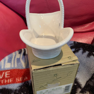 新品　陶器のバスケット（ホワイト）の画像
