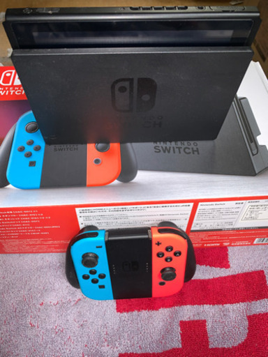 任天堂スィッチ本体+ソフト２本の出品です