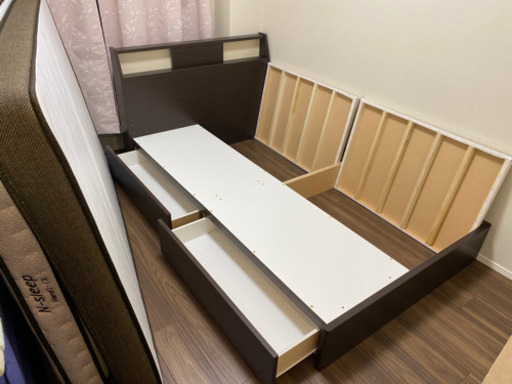 セミダブルベット　(ほぼ新品) ニトリ