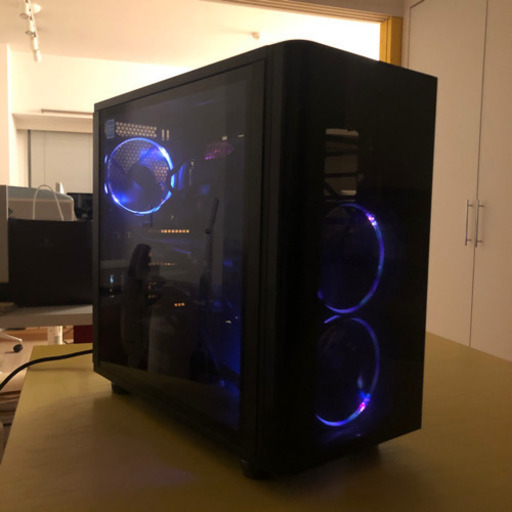 ゲーミングに　フルタワー型PC イルミネーション