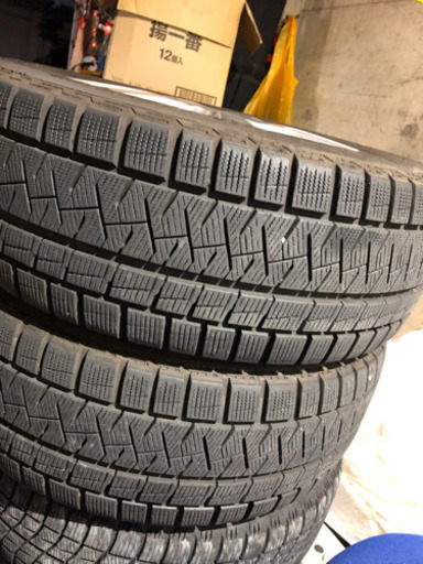 ボルボ　C30 スタッドレス　AW付　バリ山　4本セット