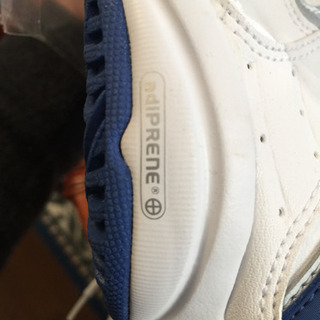 アディダス ランニングシューズの画像