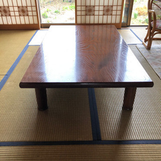 テーブル
