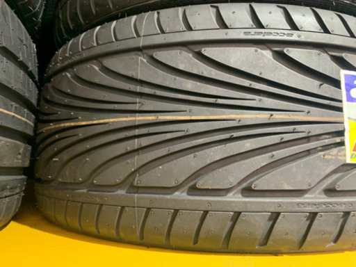 残り6本　新品215/35R18、2本価格
