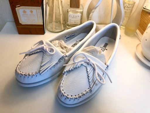 【新品未使用✨】ミネトンカ MINNETONKA 白モカシン キルティー②
