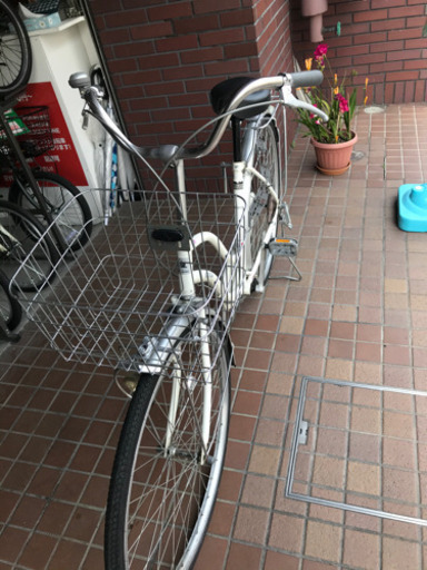 27インチ　ママチャリ　パンクしにくいタイヤ使用　ホワイト