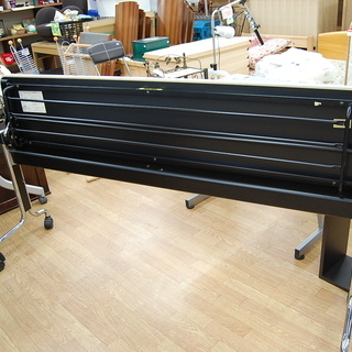 商談中】OKAMURA 会議用テーブル 跳ね上げ式 グレー系 キャスター付き