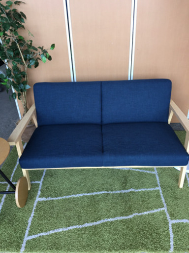 ☆モデルルーム展示品☆2Pソファ+サイドテーブル+スタンドライト☆おまけ付き