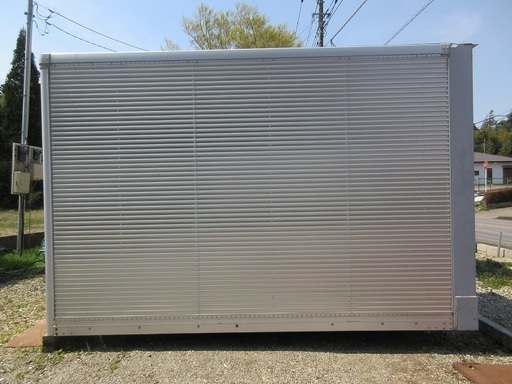 ♪ハBD07♪物置♪コンテナ♪綺麗♪鍵付♪高さ有♪シャッター式♪アルミ箱♪