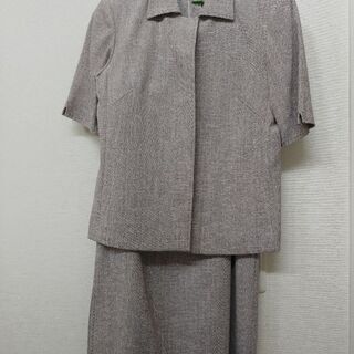 お値下げ💴✨☆レディース　の夏向けスーツです。の画像