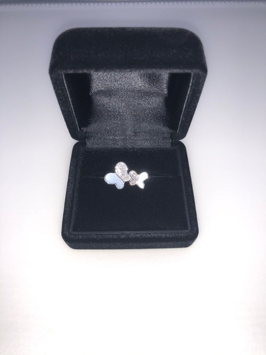 珍しい蝶のシェルを使った天然ダイヤモンドのリング