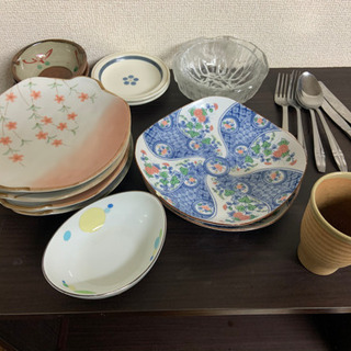 食器棚の画像
