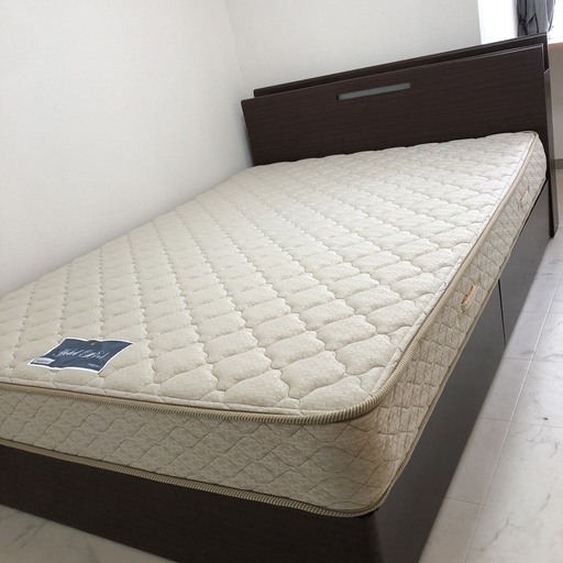 フランスベッド　ダブルベッド　引き出し付き　おしゃれ！超綺麗です