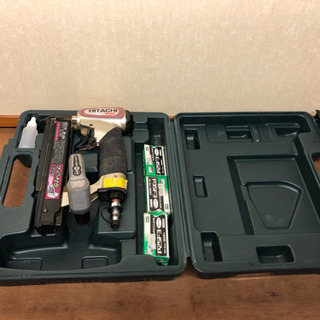 工具 日立HITACHI 35ｍｍ 常圧ピン釘打ち機 ピンネイラ...
