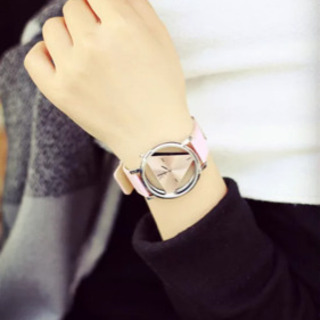 ピンクが可愛い！レディース　アナログファッション腕時計　新品未使用品の画像