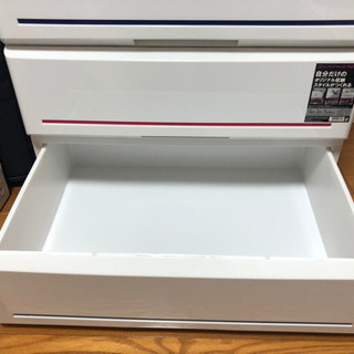 四段収納ボックスの画像