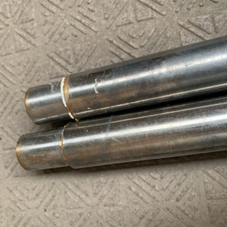 【中古0円】物干し竿2本 / 古く汚れもあるため0円でお譲りします の画像