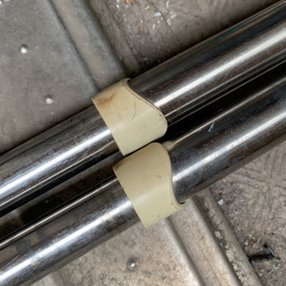 【中古0円】物干し竿2本 / 古く汚れもあるため0円でお譲りします の画像