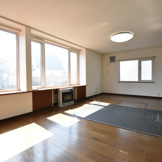 【江別市朝日町】庭付き4LDKの戸建！土地は112坪！駐車場も複数台可能！ペット相談可能！ - 江別市