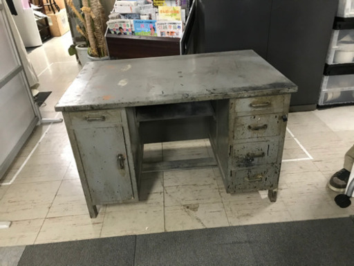 JF00265 グレー 机 ペンキ ヴィンテージ 引出し4杯（ビンテージ加工　アンティーク　古道具