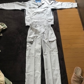 白の作業着