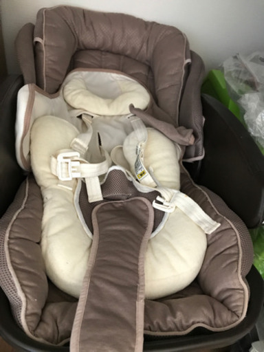 アップリカ　ユラリズム　電動バウンサー