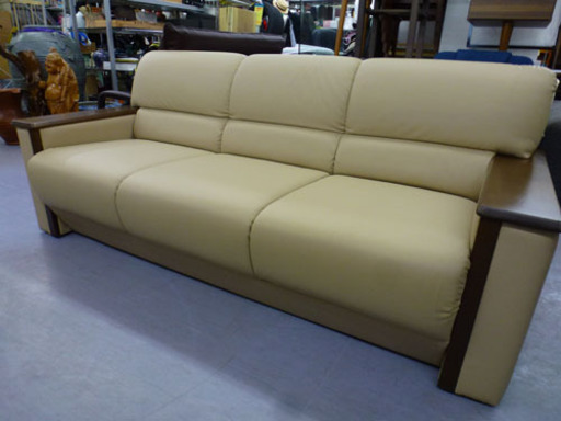 ”固めがお好きな方”3人掛けソファ ベージュ 合皮×木製ひじ掛け 固めの座面 幅183