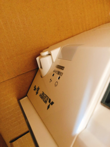 三菱　エアコン　白い　美品