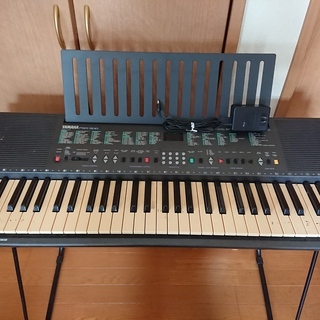 中古電子ピアノ　YAMAHA PSR-300