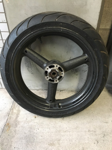 スズキフロントホイール3.5j(イナズマ？)
