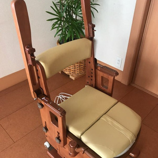 未使用】暖房便座付きポータブルトイレ 家具調トイレセレクトRはねあげ