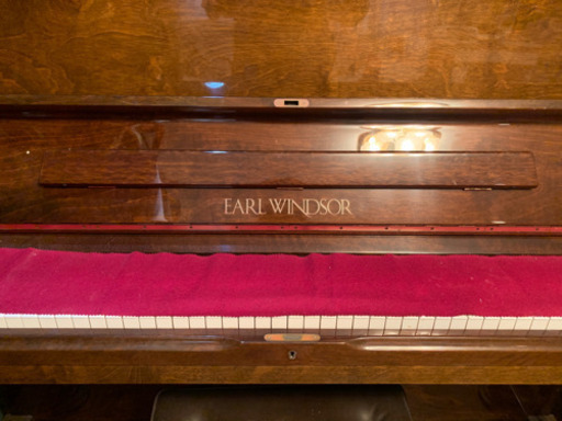 アップライトピアノ　ピアノ　EARL WINDSOR 115